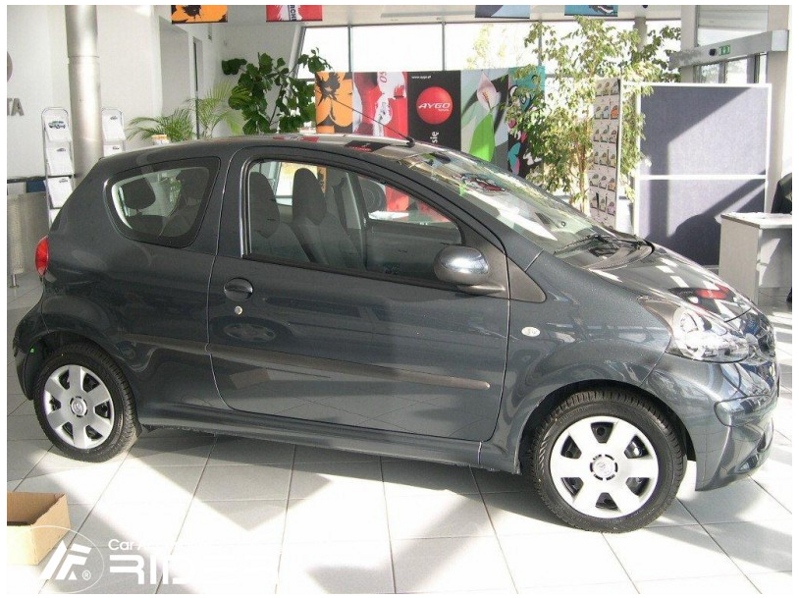 Ochranné lišty dveří Toyota Aygo I 3D 05-13R, MODEL F-6 Ochranné lišty dveří Toyota Aygo I 3D 05-13R, MODEL F-6