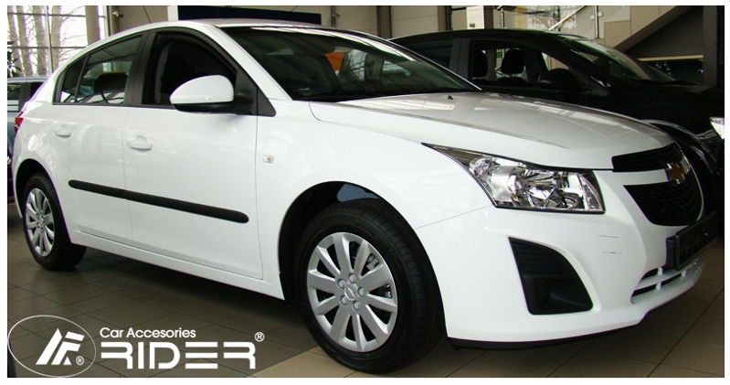 Ochranné lišty dveří Chevrolet Cruze HB 12R a výš, MODEL F-1 Ochranné lišty dveří Chevrolet Cruze HB 12R a výš, MODEL F-1